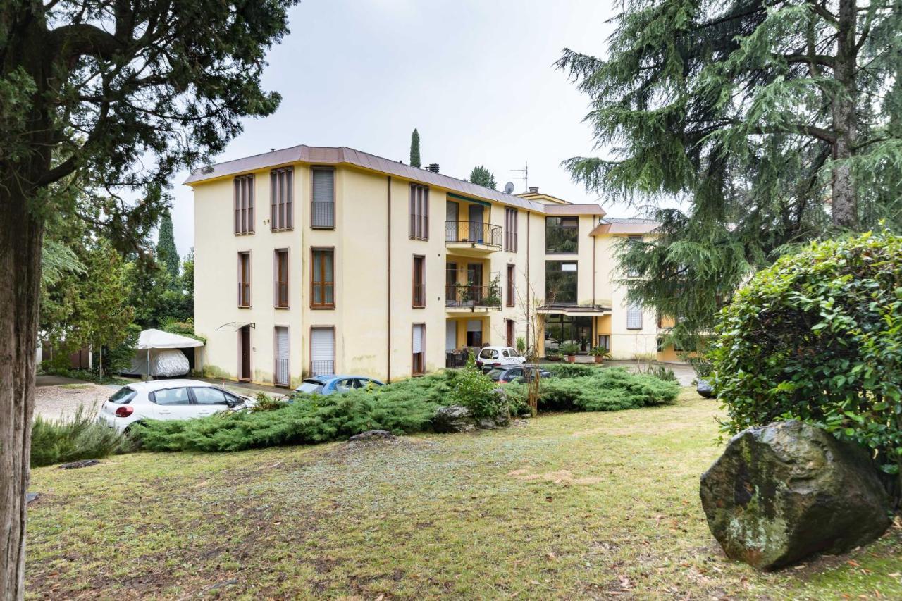 Residenza Al Vittoriale - By Host4U Apartamento Gardone Riviera Exterior foto